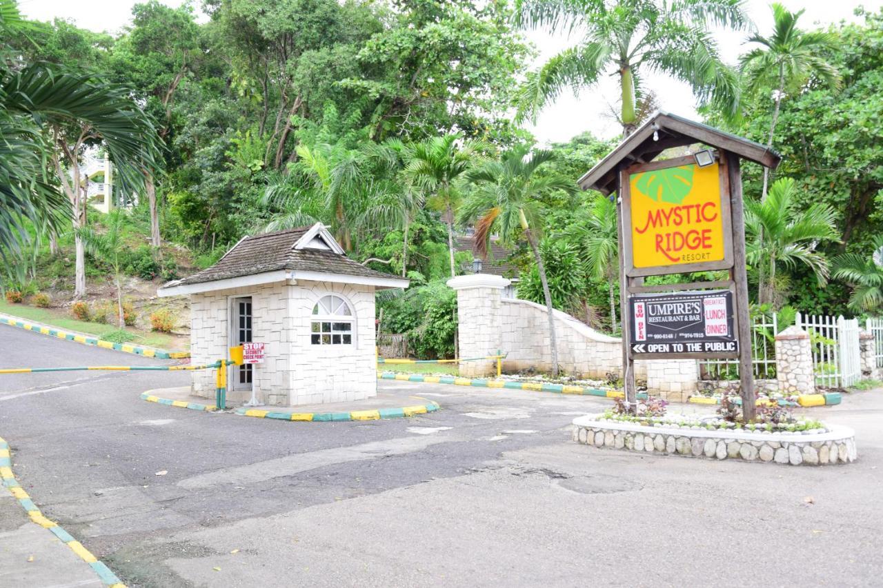 River Side Apt 9 @ Mystic Ridge. Ocho Rios Exterior photo