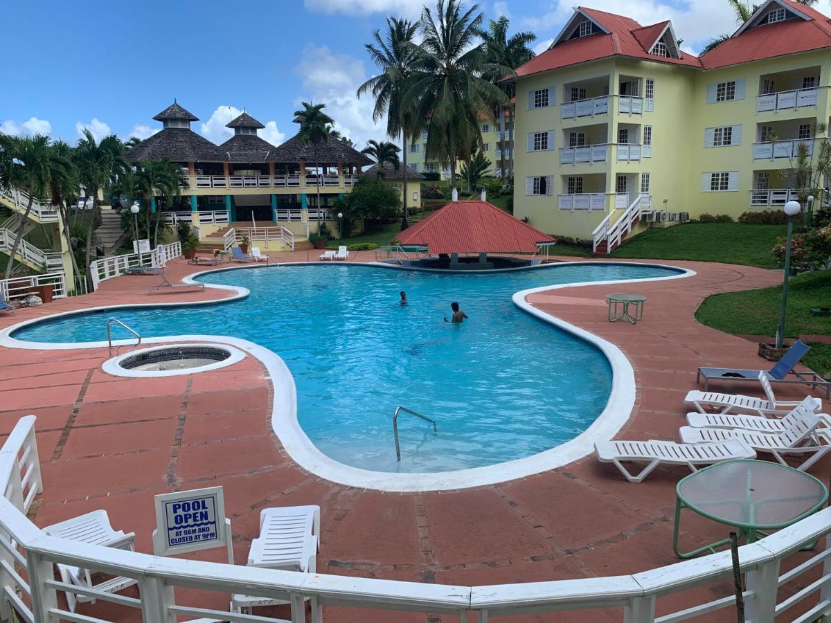 River Side Apt 9 @ Mystic Ridge. Ocho Rios Exterior photo